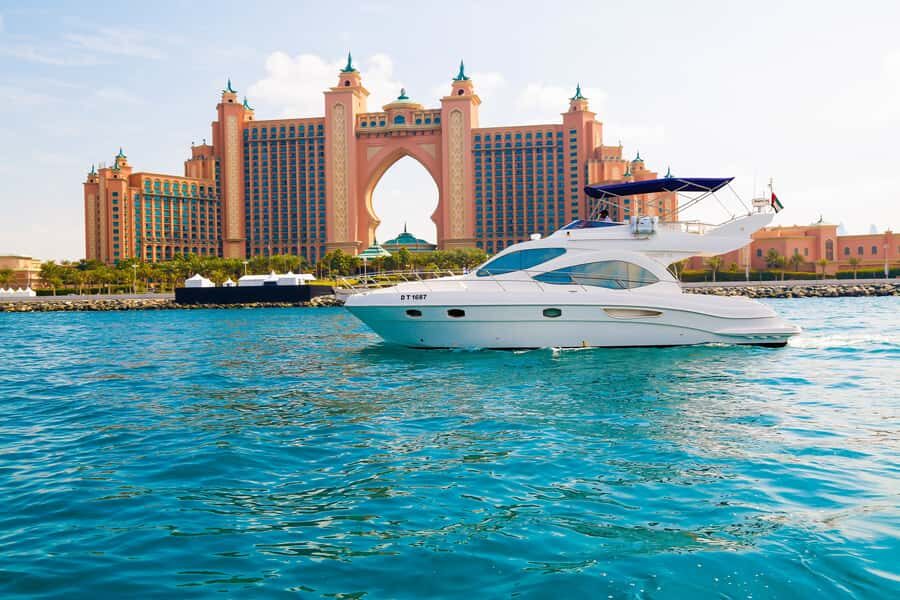 Dubai: Atlantis and Burj Al Arab Cruise on Luxury Yacht - The best part: sailing the skyline with Palm Jumeirah and Atlantis in view