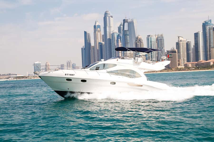 Dubai: Atlantis and Burj Al Arab Cruise on Luxury Yacht - Onboard comfort: what’s included, and what you’ll want to bring