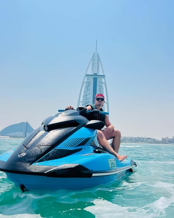 Dubai: Burj Al Arab Jetski Tour - Circling Burj Al Arab: Close-Up Photos From a Perfect Vantage Point