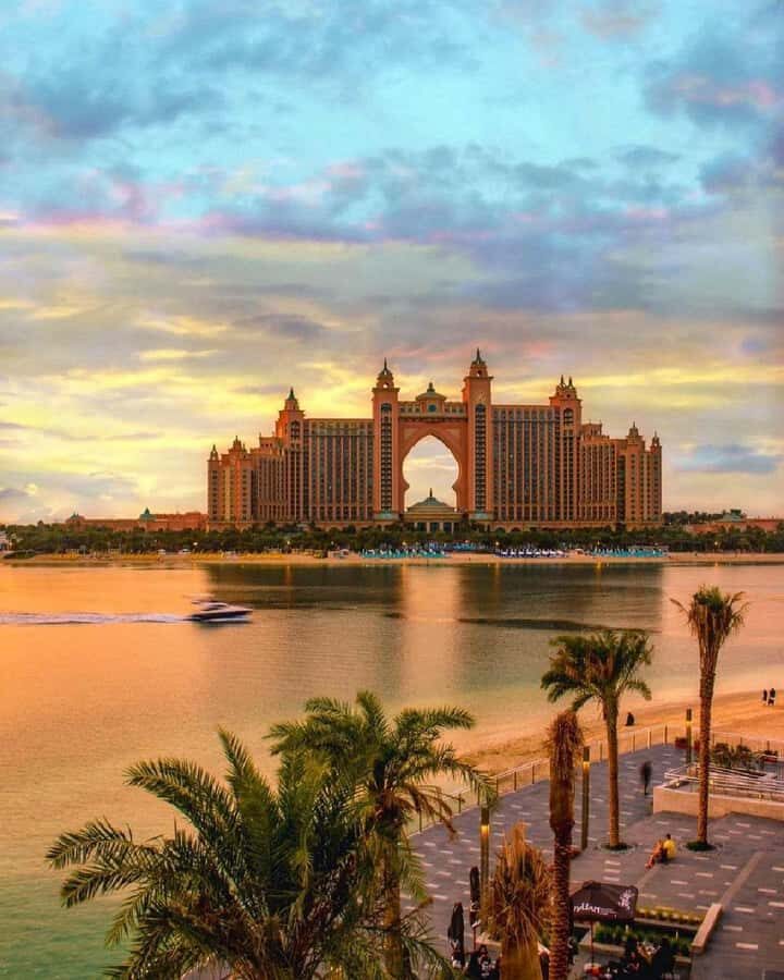 Dubai: City Highlights Private Layover Tour with Transfer - The Abra boat ride: 10 minutes that change your perspective