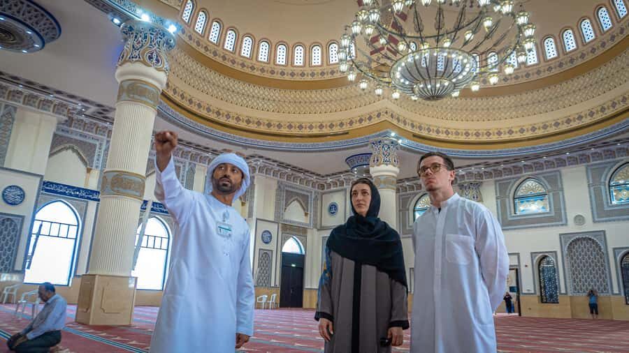 Dubai: City Highlights Tour with Blue Mosque & Street Food - Souk Madinat Jumeirah and the Burj Al Arab photo stop (the “luxury postcard” section)