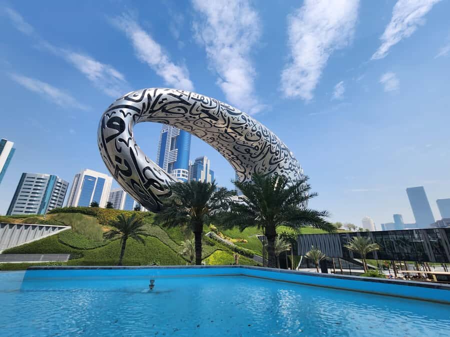 Dubai: City Highlights Tour with Blue Mosque & Street Food - Air-conditioned comfort and a small-group feel that keeps things easy