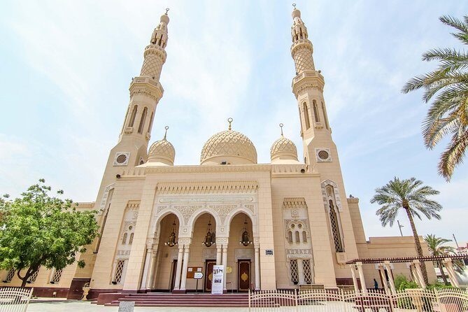 Dubai City Sightseeing Tour from Abu Dhabi - Jumeirah Mosque and the look at Dubai’s residential side