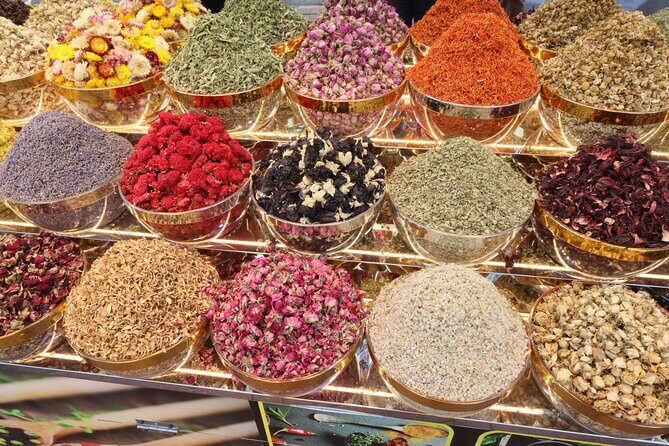 Dubai City Tour Old Town, Abra Taxi Boat, Gold & Spice Market - Why the guide and small-group size matters here