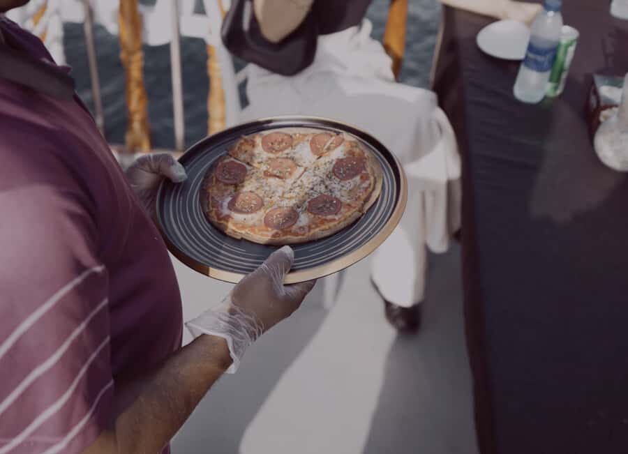 Dubai Creek Dhow Cruise with Unlimited Freshly Baked Pizza - Audio commentary and crew: better than silent sightseeing