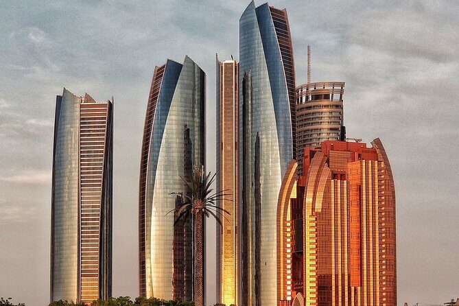 Dubai: Culture Tour of Abu Dhabi with Mosque and Qasr Al Watan - Sheikh Zayed Grand Mosque Center: the scale you can’t fake