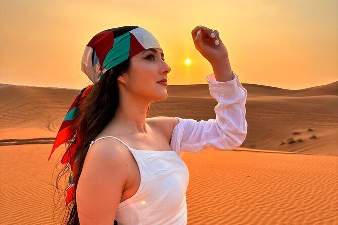 Dubai Desert Safari (ADVANCE) - Sunset photo stop and costumes: how the evening gets cinematic