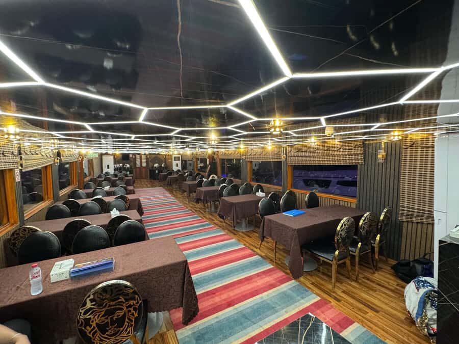 Dubai Dhow Cruise Creek,Marina Shows,Buffet & Drinks options - Upper deck vs lower deck: best seat strategy for your style