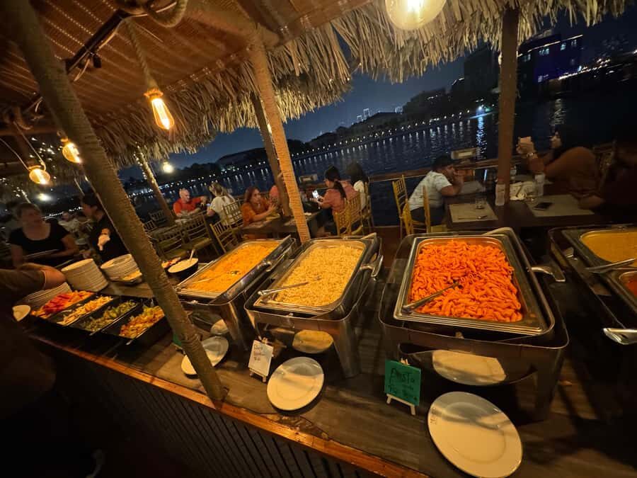 Dubai Dhow Cruise Creek,Marina Shows,Buffet & Drinks options - Who this dhow cruise fits best (and who should think twice)