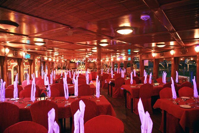 Dubai Dhow Cruise Dinner in Creek - Dubai Creek dhow dinner for $44: what the value really is