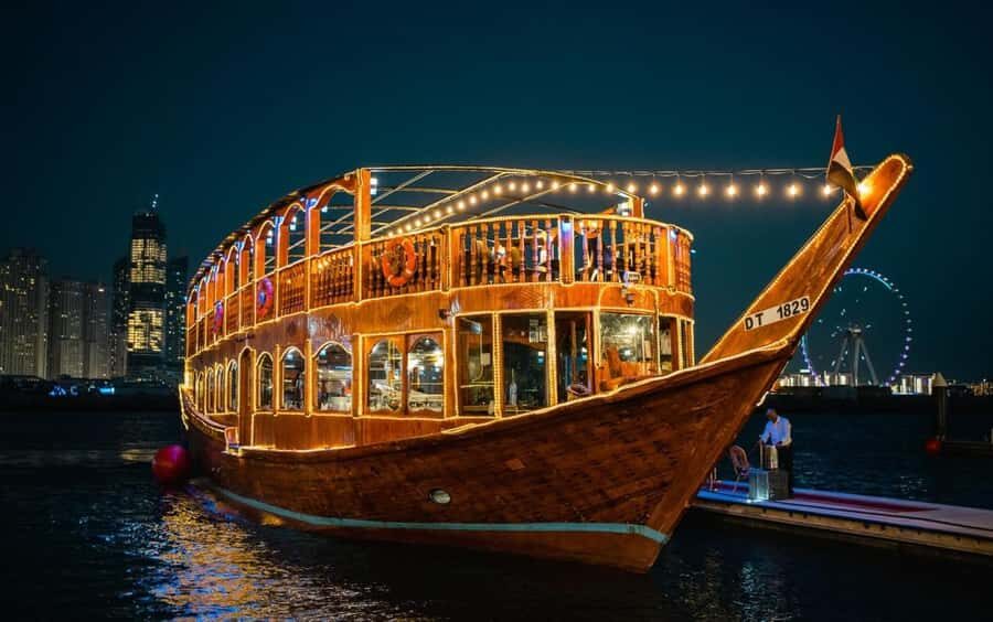 Dubai: Dinner Dhow Cruise with Live Entertainment Al Seef - Dubai Creek and Al Seef: the real reason this cruise works