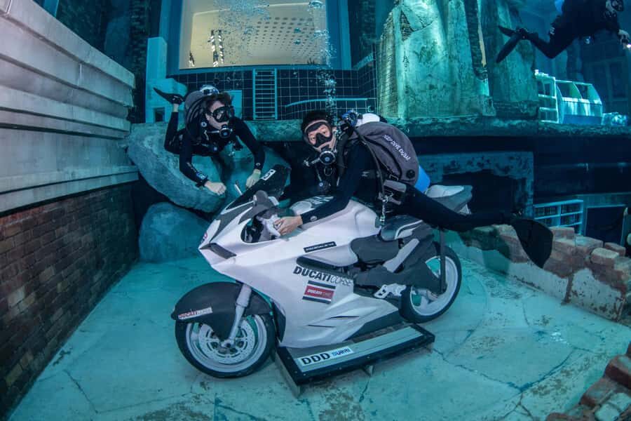 Dubai: Discover Scuba Dive for Beginners at Deep Dive - Getting set up: gear basics, safety briefing, and instructor time