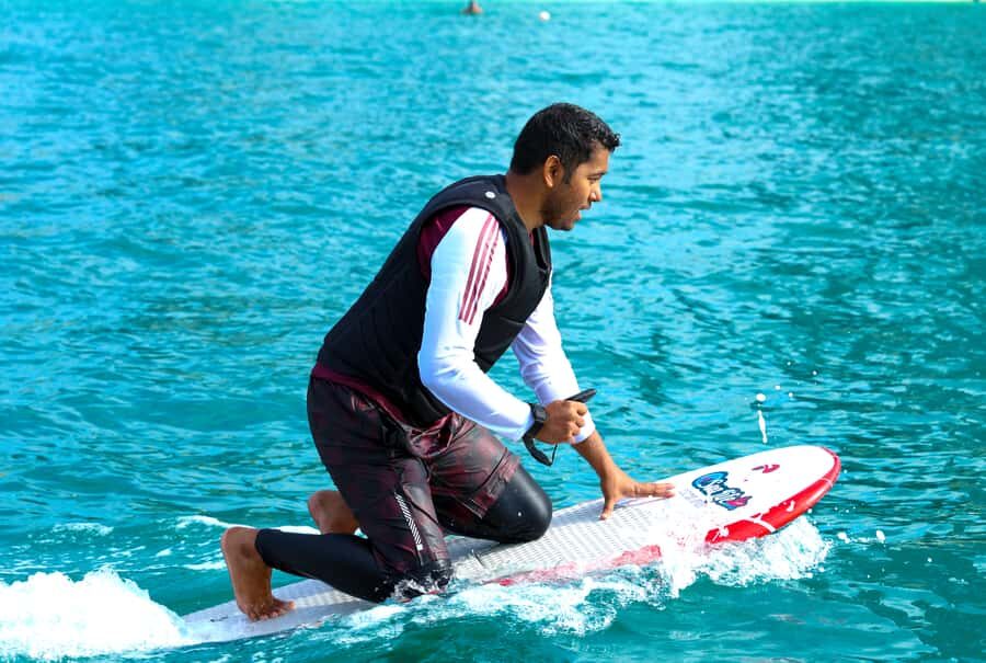 Dubai: Efoil or Electric Hydrofoil Surfboard Rental - Safety Gear and Instructor Support (Not Just a Formality)