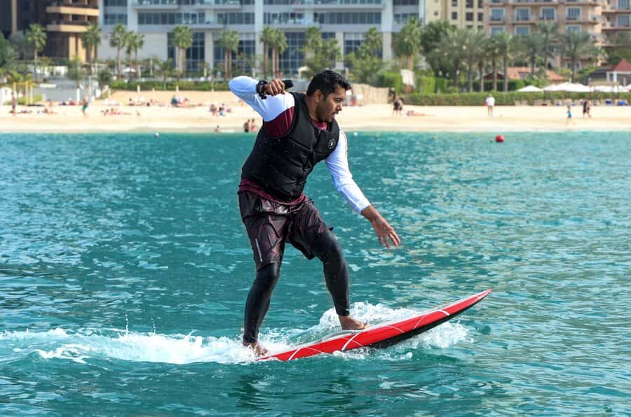 Dubai: Efoil or Electric Hydrofoil Surfboard Rental - Who This Suits Best (and Who Should Skip It)