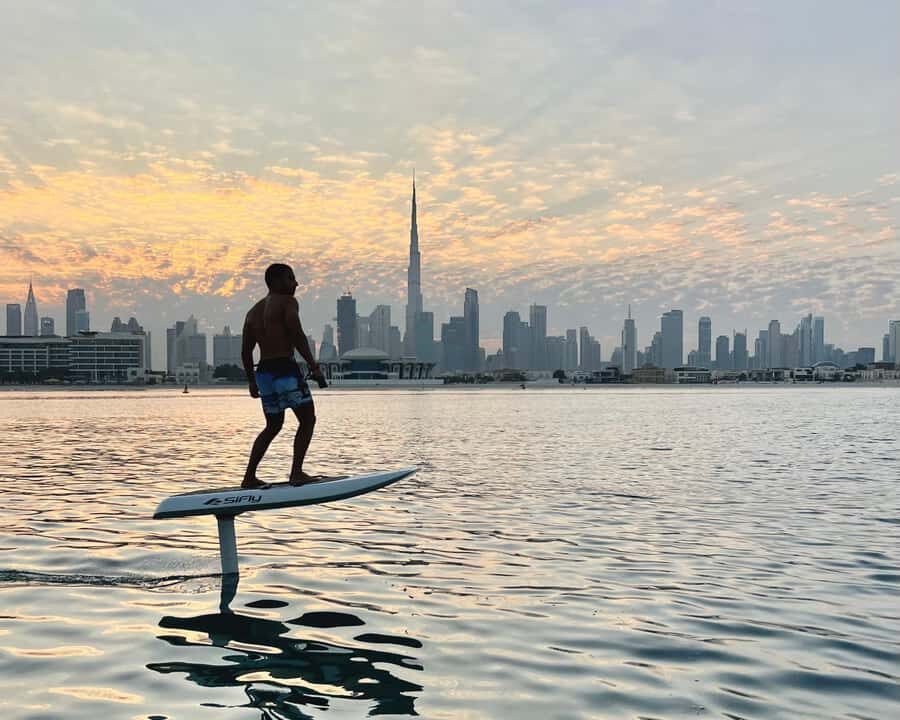 Dubai: Electric Hydrofoil or eFoil Surfboard Experience - The 45-minute lesson: how progressions build real control