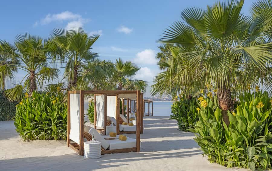 Dubai: Fairmont the Palm Pool and Beach Access - Your Arrival Strategy: Beach Club Reality Check