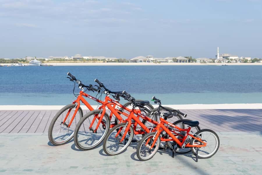 Dubai: Family-friendly Bike Adventure - A 4-hour family bike rental delivered to Dubai’s cycle tracks