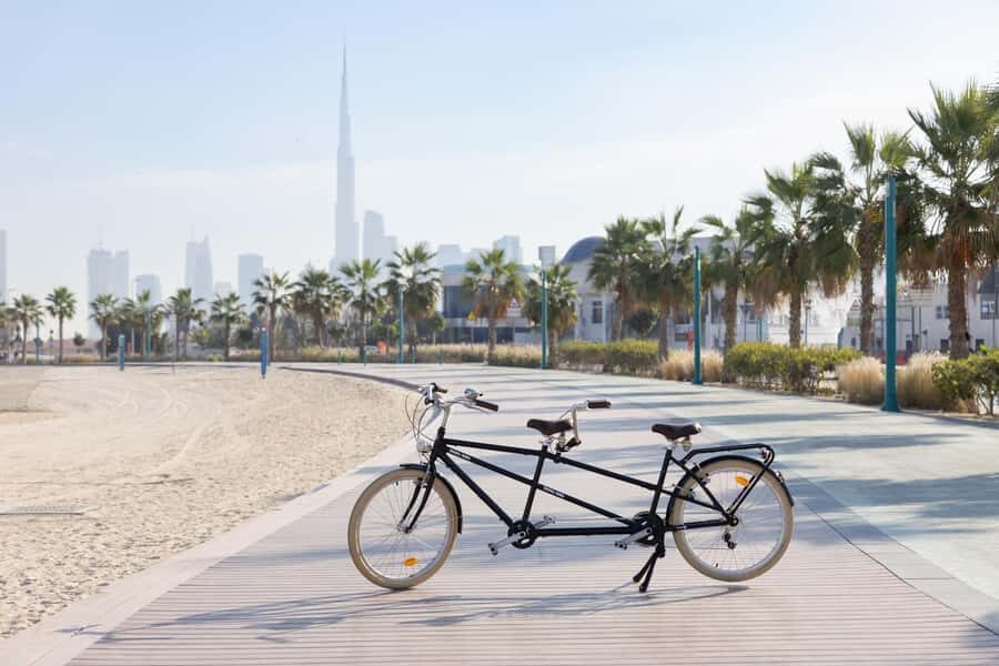 Dubai: Family-friendly Bike Adventure - How delivery and the illustrated map reduce Dubai stress