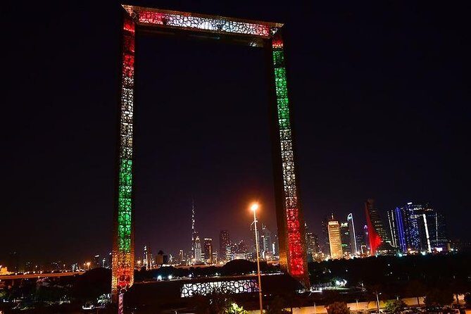 Dubai frame tour with private round trip transfers - Dubai Frame: a gigantic photo landmark built for fast orientation