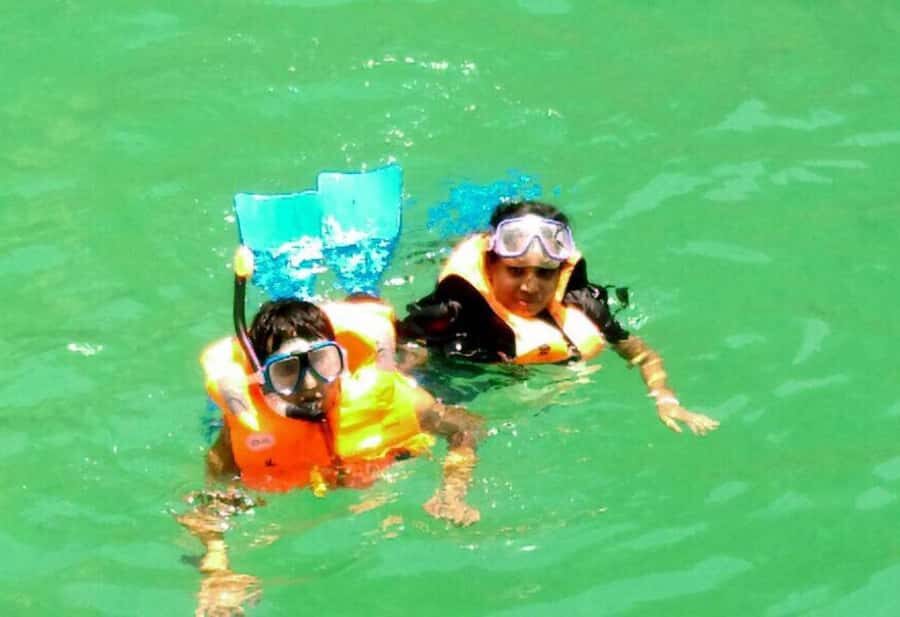 Dubai: Full-Day Sea Safari to Musandam - Getting On and Off the Boat: A Small Safety Reality Check