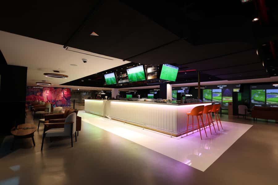 Dubai: Golf Simulator Play & Dine Experience - The 60-minute Trackman simulator: your main event