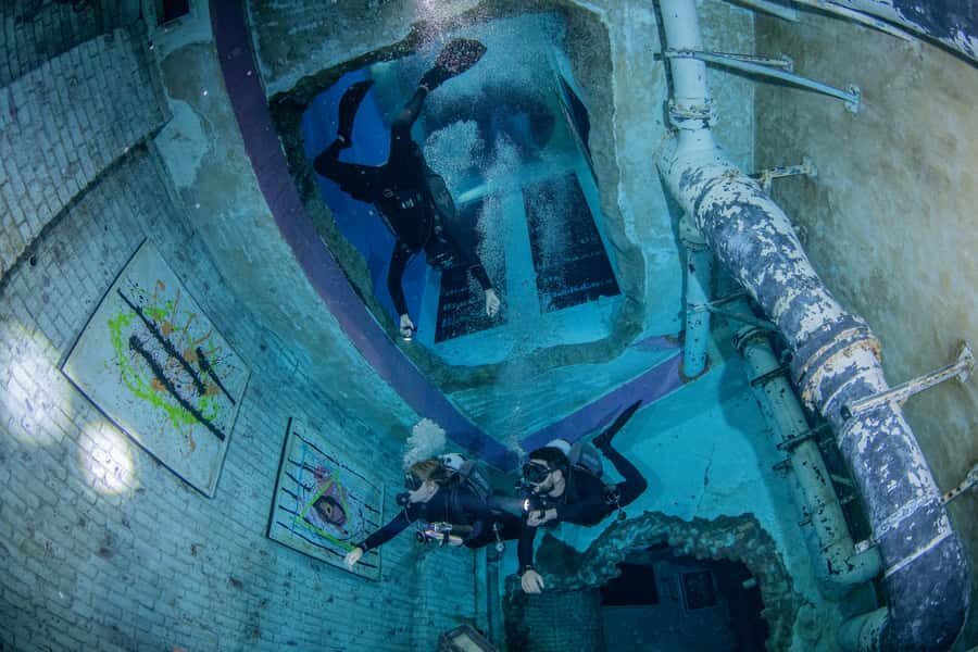 Dubai: Guided Scuba Dive for Certified divers at Deep Dive - A World-Record Pool in Dubai, With Depth Limits That Actually Make Sense