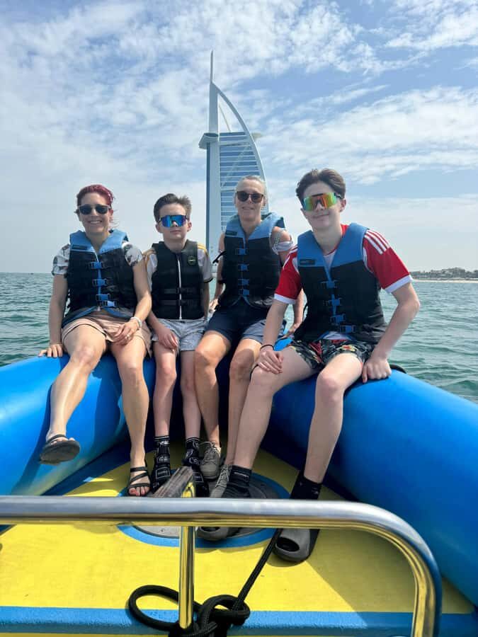Dubai: Guided Speedboat Tour with City Sights & Ice Cream. - Stop 2: Atlantis and the Palm Jumeirah cruise
