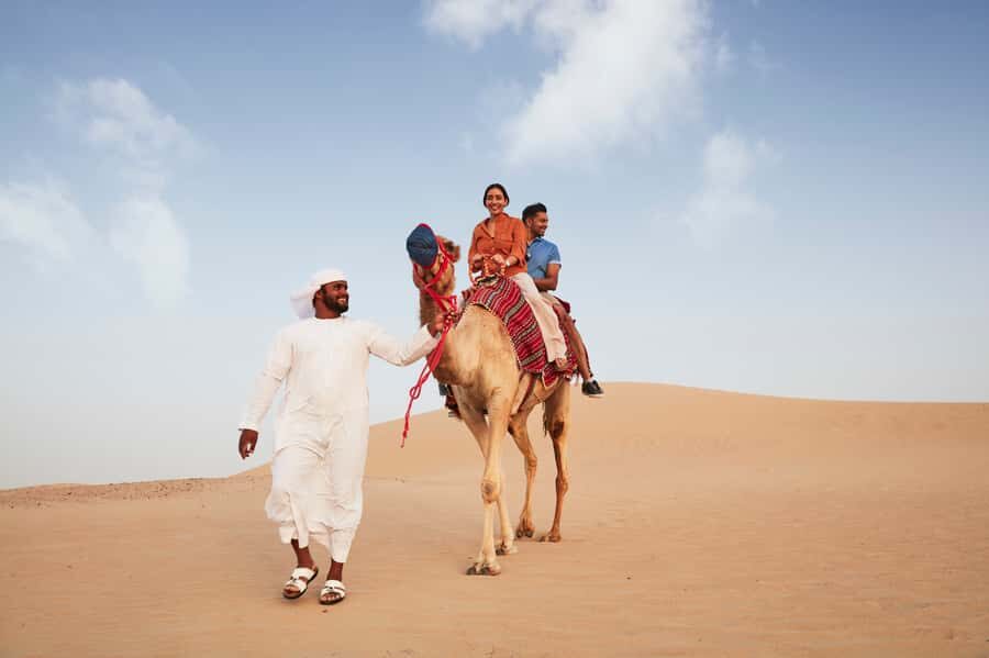 Dubai: Half-Day Camel Trekking with Al Marmoom Breakfast - The people factor: guides can make or break it