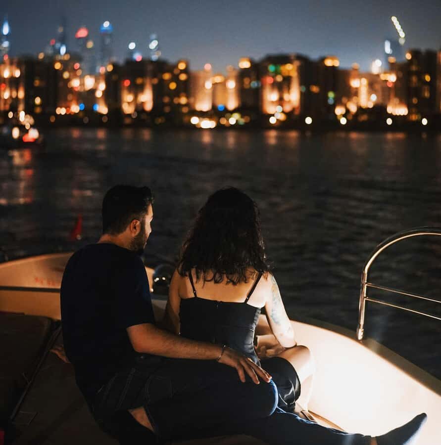 Dubai Harbor: Luxury Yacht Tour with BBQ Options - The Live BBQ Option: What Dining at Sea Is Like