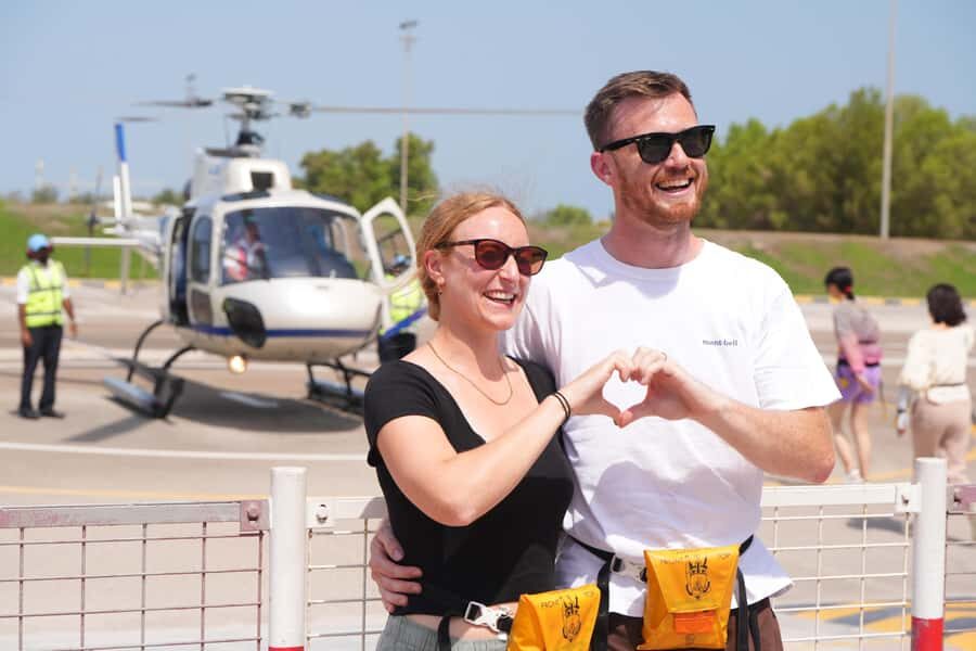 Dubai: Helicopter Ride, Old Town Walking Tour, Abra & Snacks - Price and logistics: what $285 buys you in real time