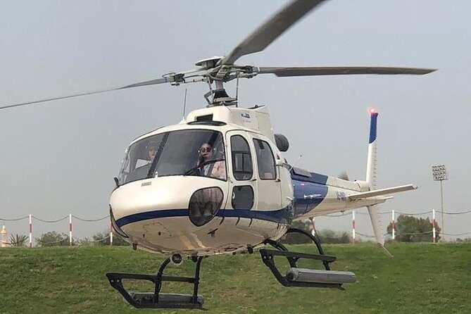 Dubai Helicopter Tour: Experience Dubai’s Iconic Landmarks - Onboard comfort: Wi‑Fi, bottled water, and the practical stuff