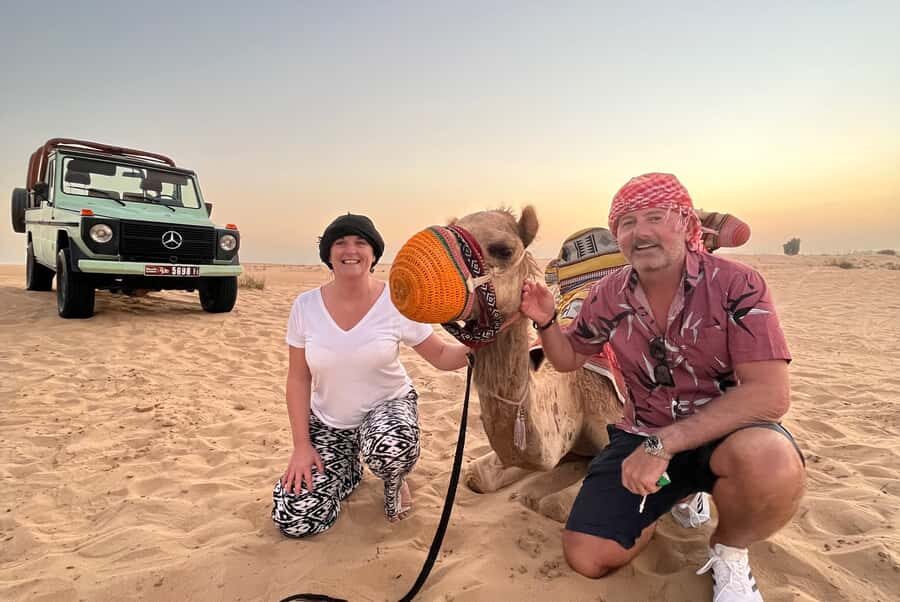 Dubai: Heritage Safari, Camel Ride & Al Marmoom Oasis Dinner - Falcon show and sunset dunes: where the evening turns cinematic