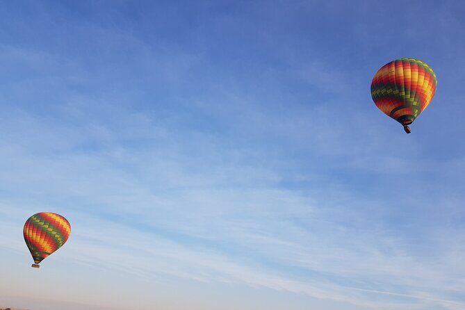 Dubai Hot Air Balloon Ride with Breakfast, Falconry & Camel Ride - The pilot and crew: safety briefings, plus personality