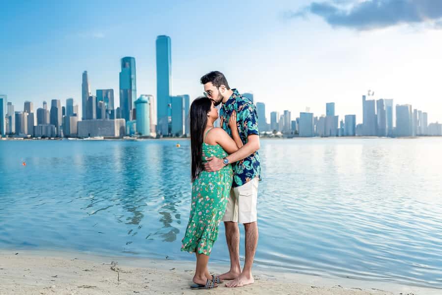 Dubai: JBR Beach Pre Wedding Photoshoot - Meeting Next to StarBucks JBR Beach: A Simple Start
