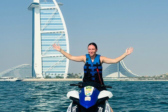 Dubai Jetski Tour of Burj al Arab and Burj Khalifa 45Min. - Photos, Ice Cream, and Keeping Your Stuff Safe