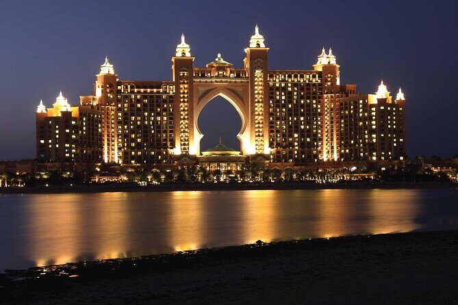 Dubai Layover Night Experience | See the City of Lights - Zabeel Palace photo stop: royal views without the long waits