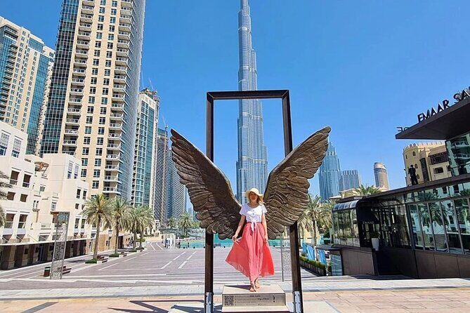 Dubai Layover Private Tour with Choice of Duration - Jumeirah Public Beach and the Jumeirah Mosque: contrast in one corridor