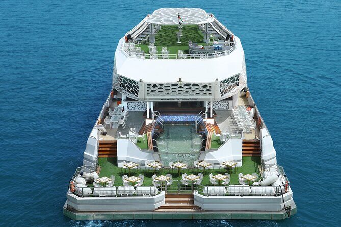 Dubai: Lotus Mega Yacht 3-Hours Dinner Cruise Tour - Palm Jumeirah Stop: Why This View Feels Like the Main Event