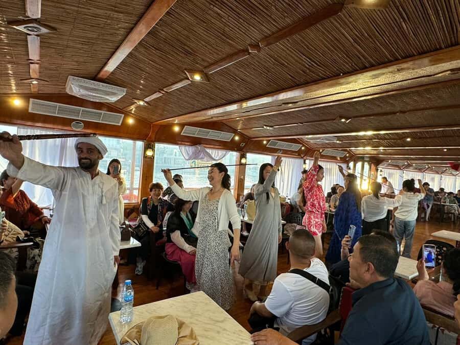 Dubai: Luxury Dinner Cruise with Live Music - Key points worth knowing