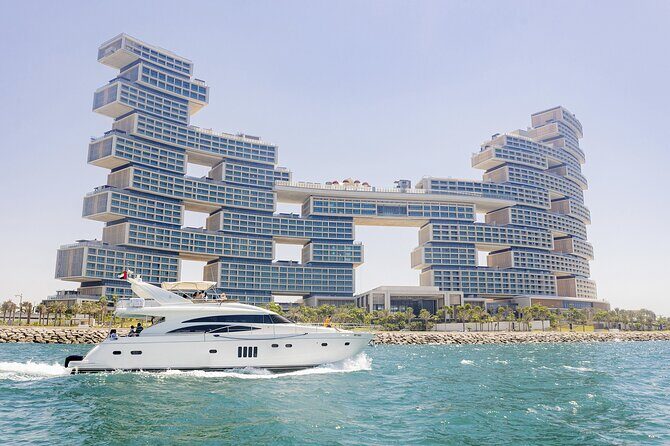 Dubai Luxury Yacht Tour with Live BBQ & Drinks - Dubai Marina and the JBR coast: the most relaxed kind of Dubai viewing