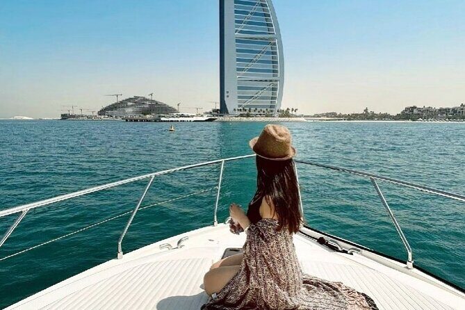 Dubai Luxury Yacht Tour with Live BBQ & Drinks - Onboard experience: crew names, fly bridge views, and staying comfortable