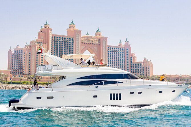 Dubai Luxury Yacht Tour with Live BBQ & Drinks - How the BBQ, juices, and onboard bar actually work