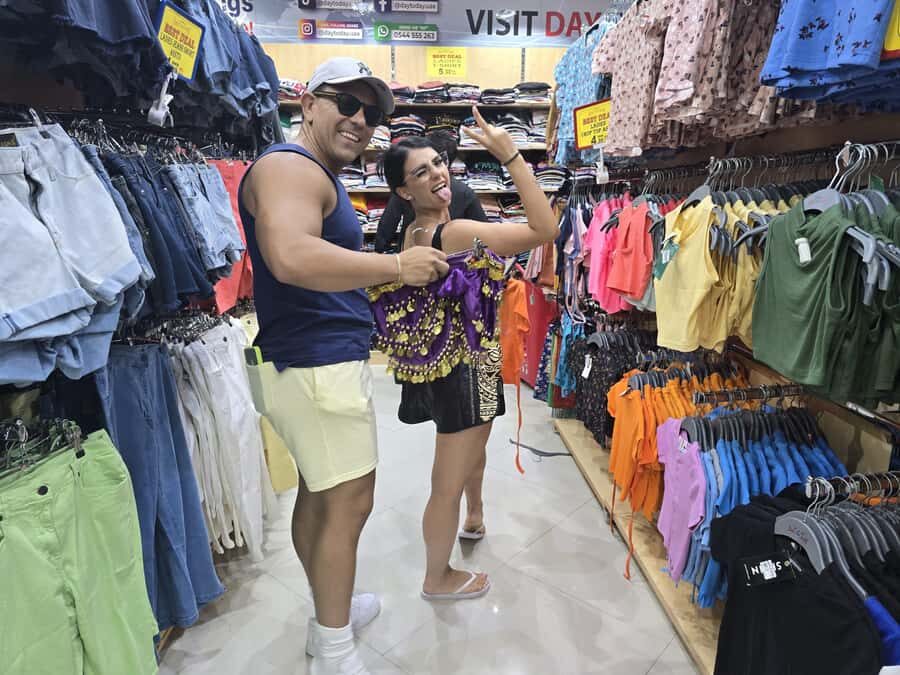 Dubai: Magic & Secret new Shopping Tour - The discount store: everything from toys to cosmetics
