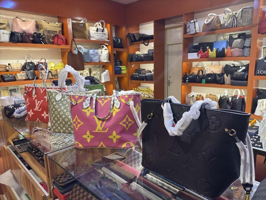 Dubai: Magic & Secret new Shopping Tour - How the guide changes the whole experience (Ali’s role)