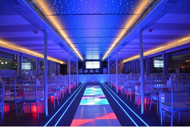Dubai Marina Dhow Cruise Dinner - Food and drinks: international buffet, snacks, and bottled water