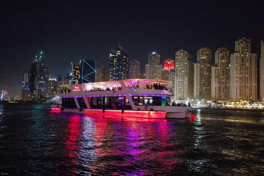 Dubai Marina Dinner Cruise – Live Show, AC & Open Bar - Live music on board: what it adds to the night