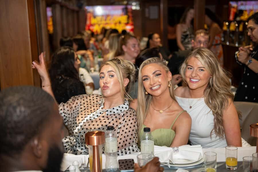 Dubai Marina: Luxury Dinner Cruise, Live Show, Open Bar & DJ - Key highlights you’ll actually care about