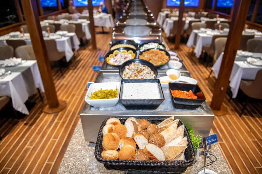 Dubai Marina: Luxury Dinner Cruise, Live Show, Open Bar & DJ - Who This Is Best For (and When It’s Not)