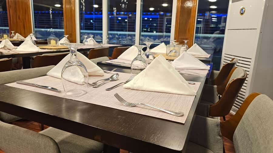 Dubai: Marina Premium Dinner Cruise with Unlimited Drinks - Drinks, Bar Prices, and the Alcohol Rules