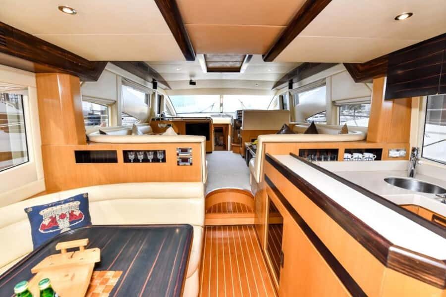 Dubai: Marina Private Luxury Yacht Tour - The Swim Stop in the JBR/Lagoon Area: Fun, Fast, and Worth Packing For